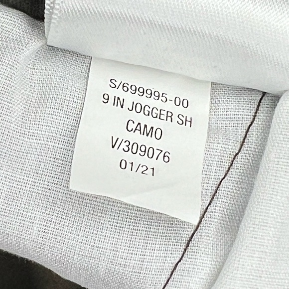 Old Navy Men’s Camo Twill Jogger Shorts — 9-inch inseam - Picture 6 of 11